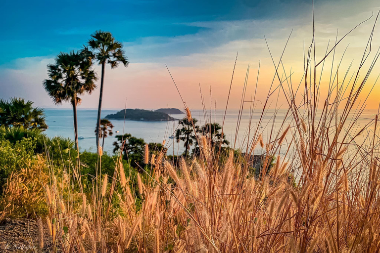 Phuket: Tour nocturno privado con puesta de sol en Laem Phrom Thep