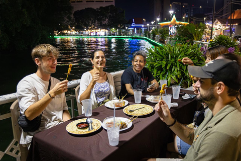 Melaka After Dark Food Tour with Local Guide