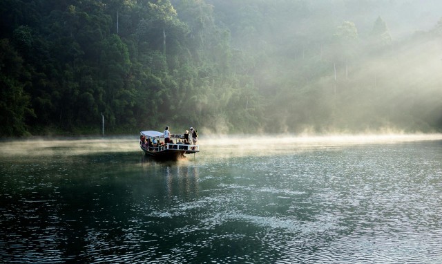 Khao Sok Lake: Private Day Tour with Boat and Jungle Trek