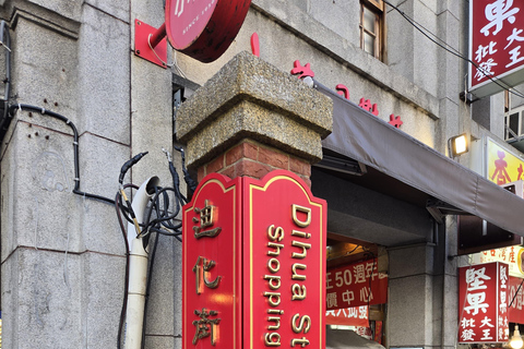 Taipei Private Tour: Heights, Heritage & Local Life Sunset & Night Market
