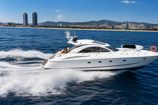 Luxury Yacht Experience Barcelona – Onbeperkt drankjes, cava en zwemmen