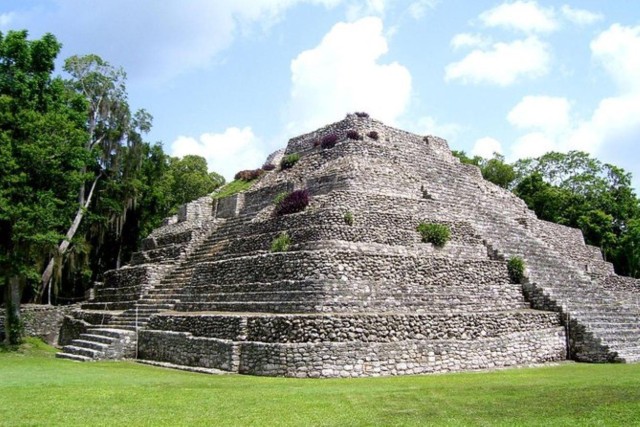 Visit Mahahual Chachoben Mayan Ruins + Beach Day Experience in Costa Maya