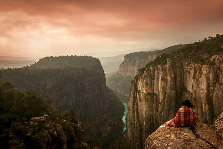 Antalya: tour de rafting al atardecer por el cañón de Tazi con recogidaAntalya: tour por el cañón de Tazi y rafting con recogida