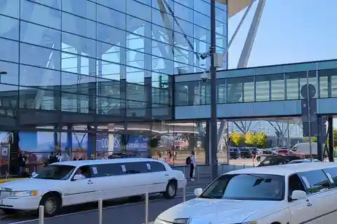 GDANSK: Lyxig flygtransfer med limousine till stadens centrum