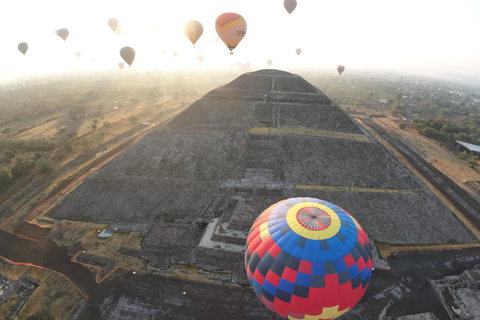 VUELO EN GLOBO TEOTIHUACAN, DESAYUNO EN CUEVA Y RECOGIDAVUELO EN GLOBO SOBRE TEOTIHUACAN Y RECOGIDA EN LA CDMX