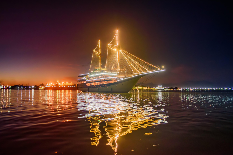 Bali: Sailor Dinner Cruise with Fire Show & Buffet