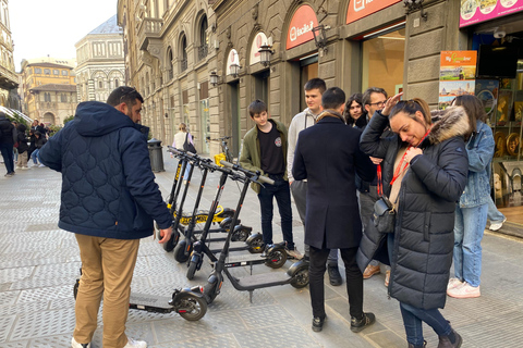 Florenz: 2-stündige Sightseeing-Tour mit dem Elektro-Roller