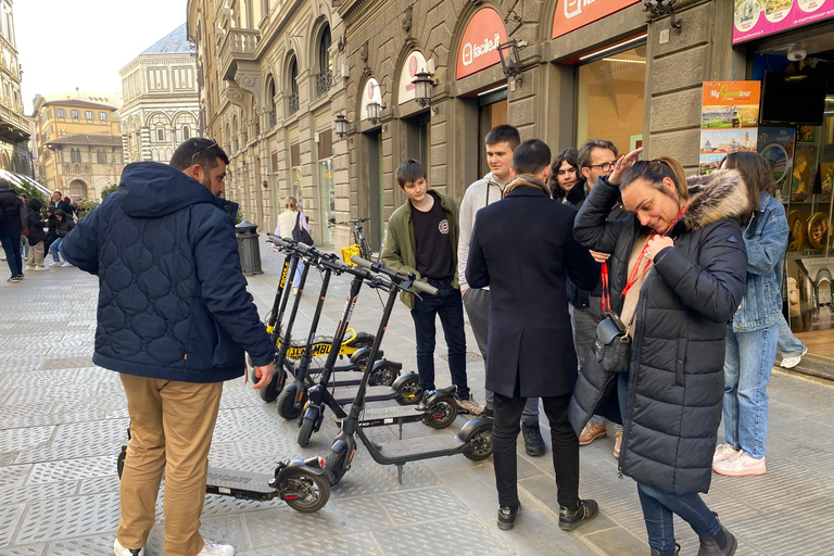 Firenze: giro turistico di 2 ore in scooter elettrico