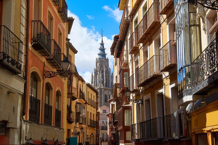 Hello Toledo: Private 2-Hour City Walk with Local Guide