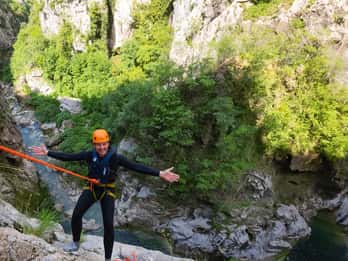 Da Omisa/Zadvarija: canyoning estremo sul fiume Cetini