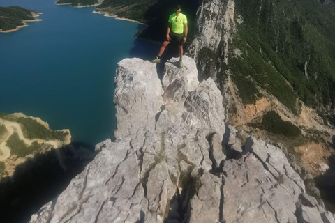 تسلق الصخور في تيرانا، مغامرة في الجبال