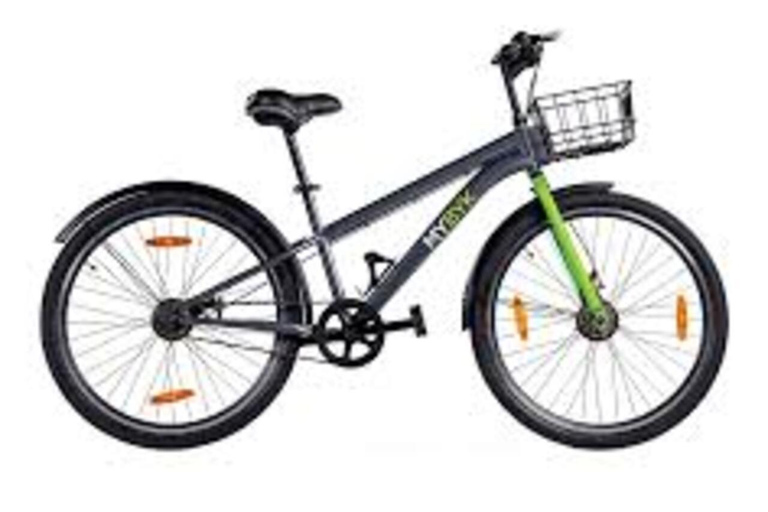 Kochi: Water Metro and Backwaters Bike Tour