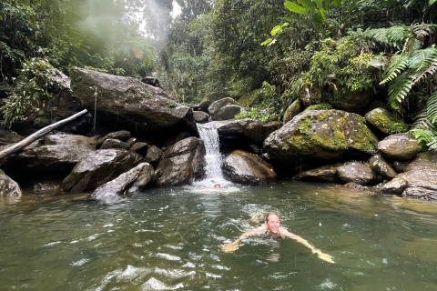 Randonnée dans les cascades cachées d'El Yunque avec transport
