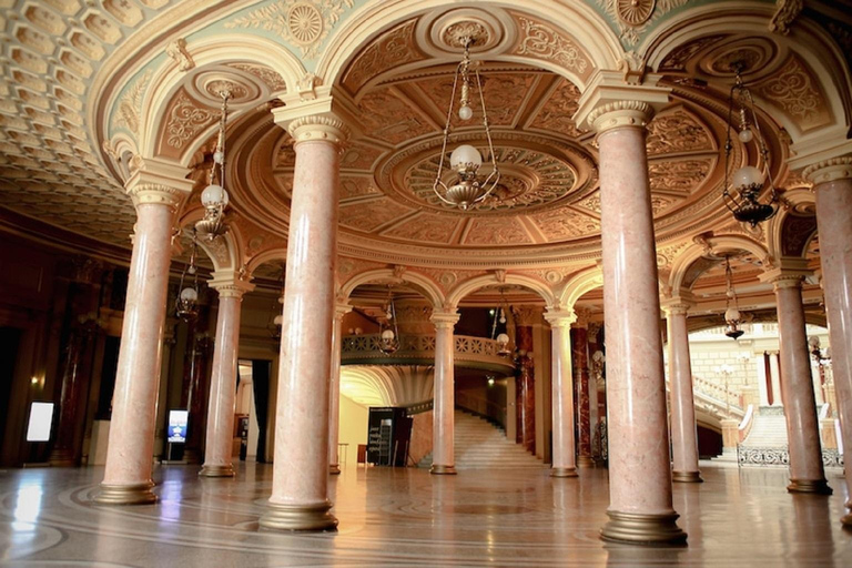 كنوز بوخارست الثقافية: جولة في متحف الفن والأثينيوم