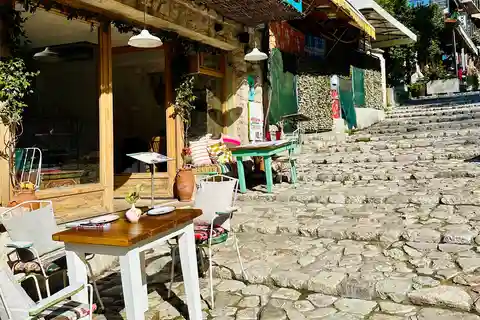 Depuis Kotor : Visite privée de Sveti Stefan et du Vieux Bar