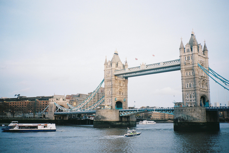 London: Westminster Guided Tour with Thames River Cruise