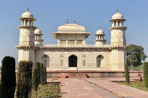 Sla vanuit Delhi Taj Mahal het toegangsticket in de rij over