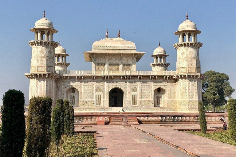 Sla vanuit Delhi Taj Mahal het toegangsticket in de rij over