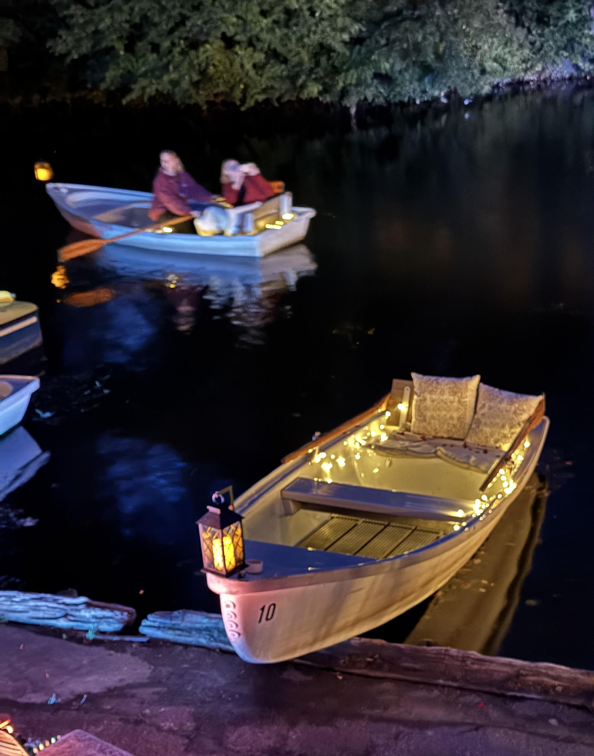 Romantische Bootsfahrt auf der Augsburger Kahnfahrt