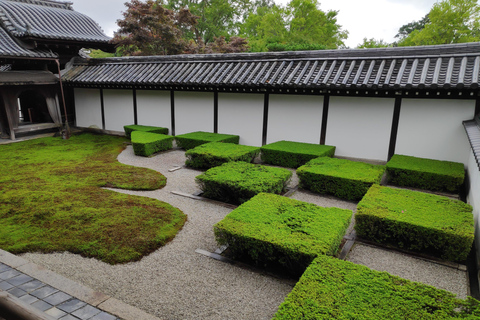 Excursão particular de luxo em Alphard por Quioto com Craig / Para madrugadoresExcursão particular de luxo em Alphard por Quioto com Craig / O madrugador