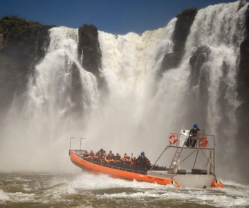 Puerto Iguazú: Ausflug zu den argentinischen Wasserfällen + Gran Aventura