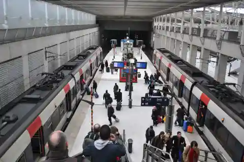 Transfert aéroport Paris EcoFriendly avec aide aux bagages et guide