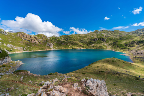 From Oviedo and Gijón: Day Trip to the Somiedo Lakes and the Senda del Oso From Gijón in Spanish: Trip to the Somiedo Lakes and Senda del Oso