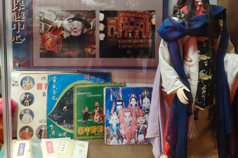 From Xiamen: Zhangzhou Tour with Mansions, Old Town & Craft Guide for other languages