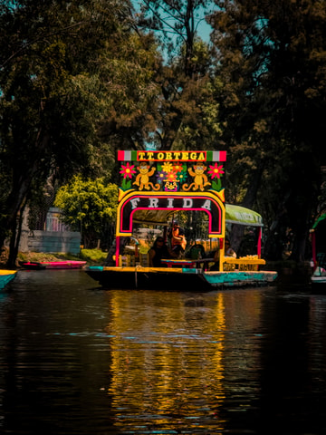 Mexico City : Xochimilco waterways and Coyocan alleys