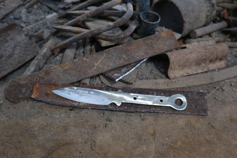 Hoi An: Knife-making Workshop with Hotel Pickup