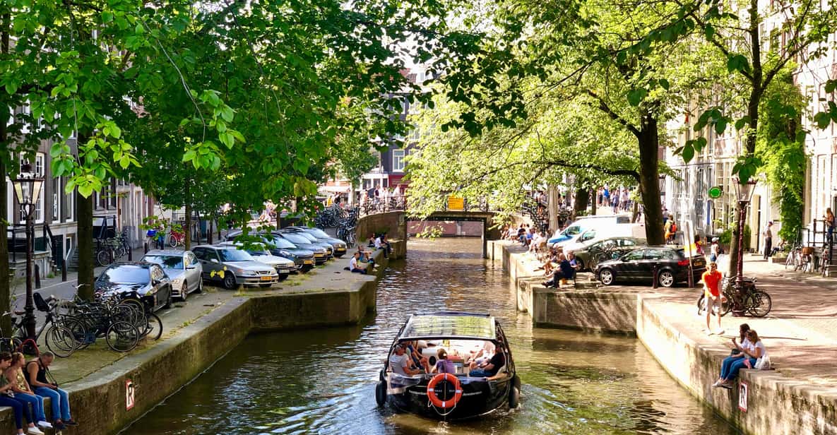 Afbeelding 12 van Rondvaart door Amsterdam met kleine groep, inclusief hapjes/drankjes