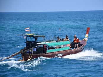 Koh Lanta: 4 øyer og smaragdgrotte-tur med langhalebåt
