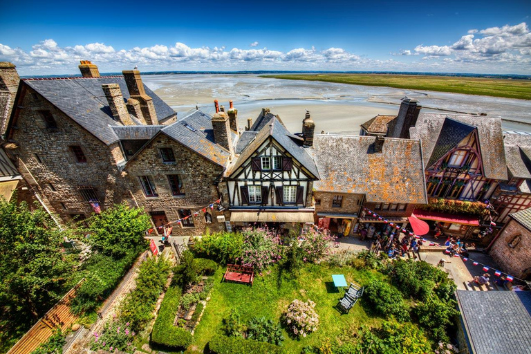 Vanuit Parijs, Betoverende Mont St Michel privétourVan Parijs naar de betoverende Mont St Michel: een tijdloze reis