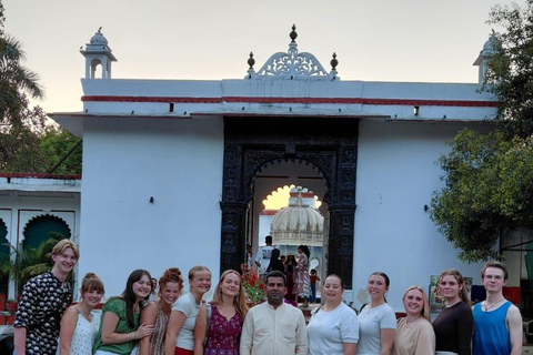 Udaipur: Old City Walking Tour with Local Guide