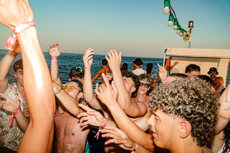 Zakynthos: Sunset Boat Party with Open Bar and DJ