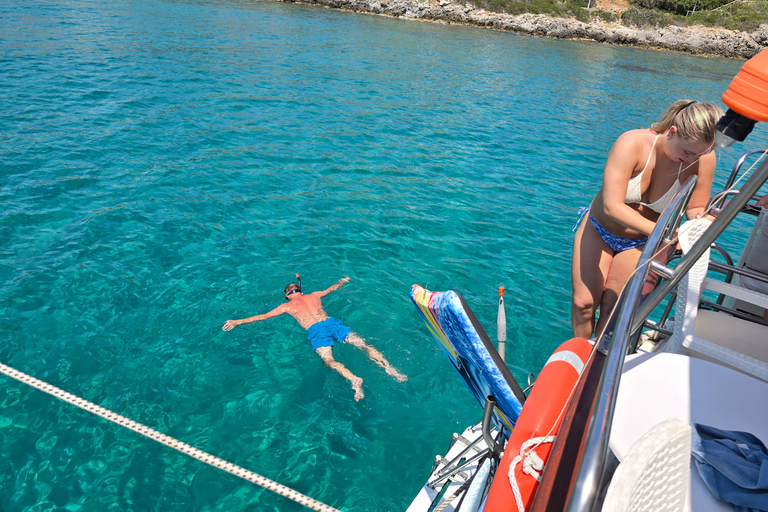 Crete: Snorkeling Boat Trip with Lunch and Transfer