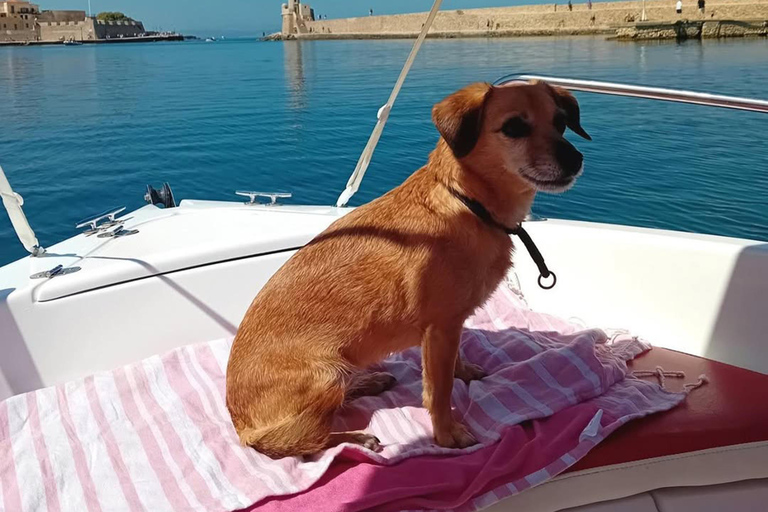 Chania: Selbstfahrender Bootsverleih vom Alten HafenChania: Boot zum Selberfahren mieten im alten Hafen