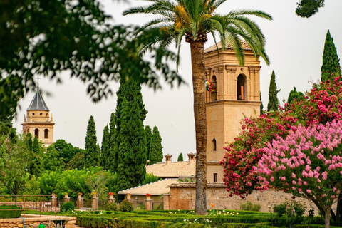 Alhambra a partir de Sevilha: Alcazaba, Carlos V e Generalife