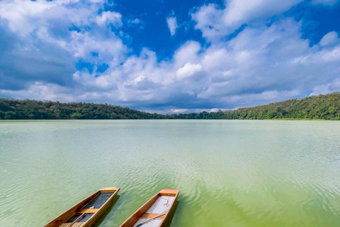 Arusha: tour della città con canoa sul lago DulutiArusha: giro della città con canoa sul lago Duluti