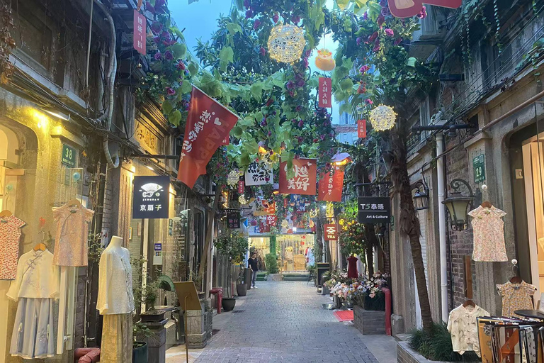 Explora el casco antiguo de Shanghai y el río Suzhou en bicicleta