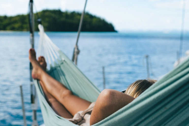 Whitsundays: aventura de 2 dias e 2 noites em um maxi-iate a velaAventura de 2 dias e 2 noites em um iate a vela no navio Broomstick