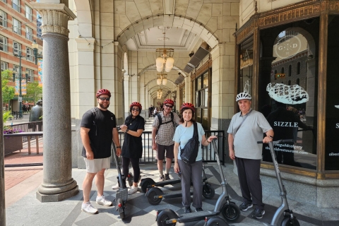 Toronto : E-Scooter City Highlights TourVisite de la ville de Toronto en scooter