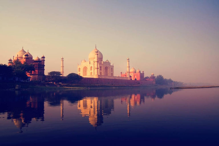 Skip the line of Taj Mahal Ticket