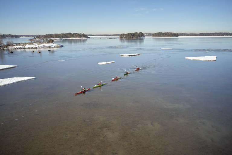 Helsinki: Winter Kayaking in Eastern Helsinki Archipelago