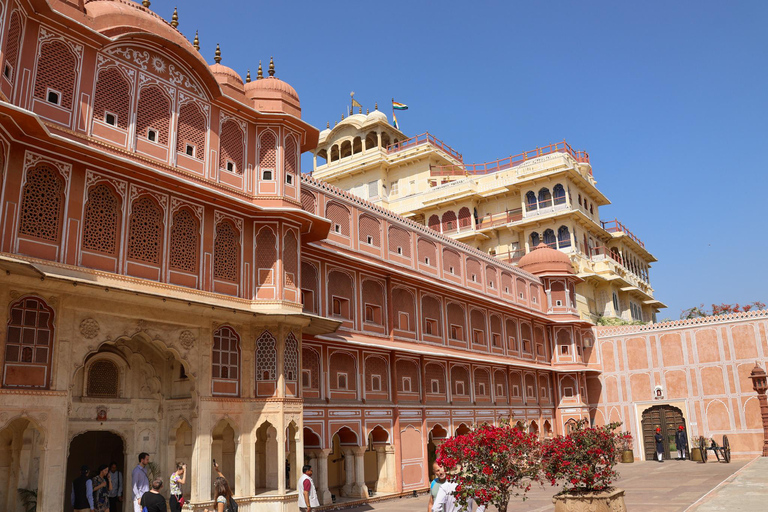 Jaipur Halbtagestour Stadtführung mit E-Rikscha und FahrerinJaipur E-Rickshaw Tour mit Guide