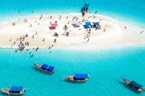 桑给巴尔：监狱岛、纳库彭达沙滩和萨拉姆海龟游泳私人观光（含接送服务）