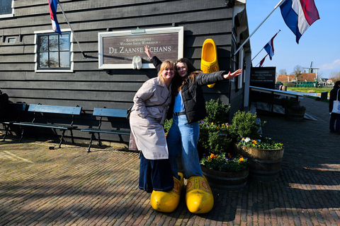 Amsterdam: Live-Guided Zaanse Schans & Cheese Tasting Tour Tour in Spanish