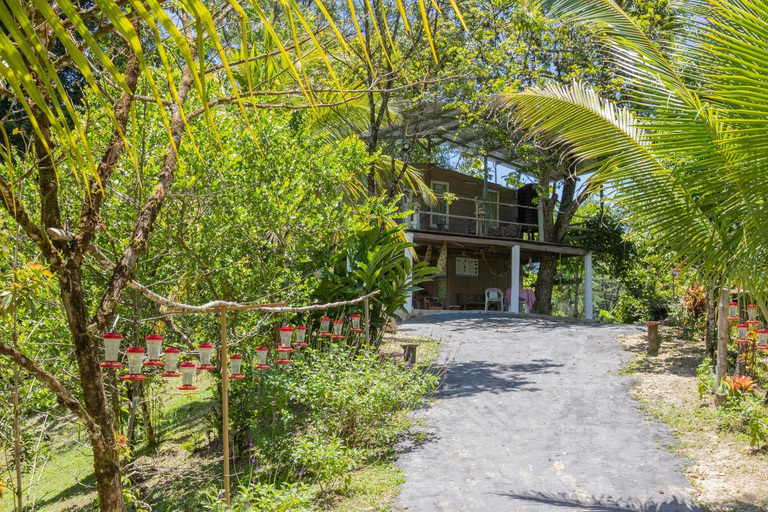 Visita al Jardín del Colibrí y la Piscina Natural