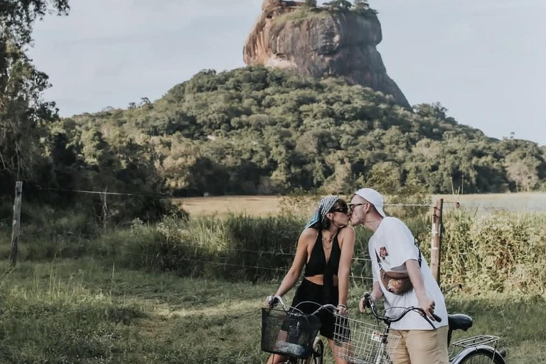 Sigiriya: Guided Village Bike Tour with Sigiriya Rock Views