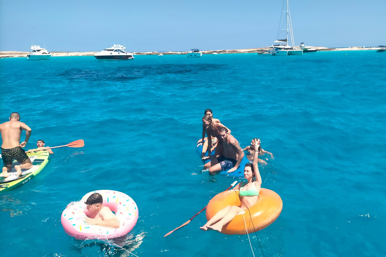 Valencia: Exclusive catamaran (max. 10), paella on board, and swimming – 3 hours Exclusive catamaran (max. 10), paella on board, and swim – 3 hours